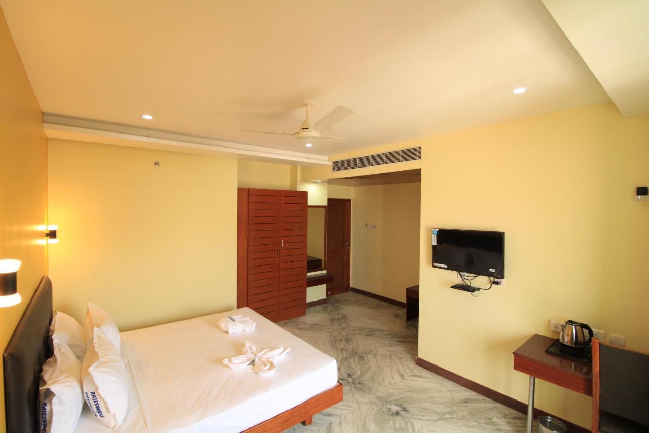 Pondy Southern Residency Пондичери Екстериор снимка